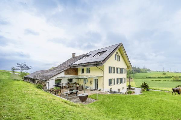 Ihr Haus mit Wärmepumpe & Solaranlage