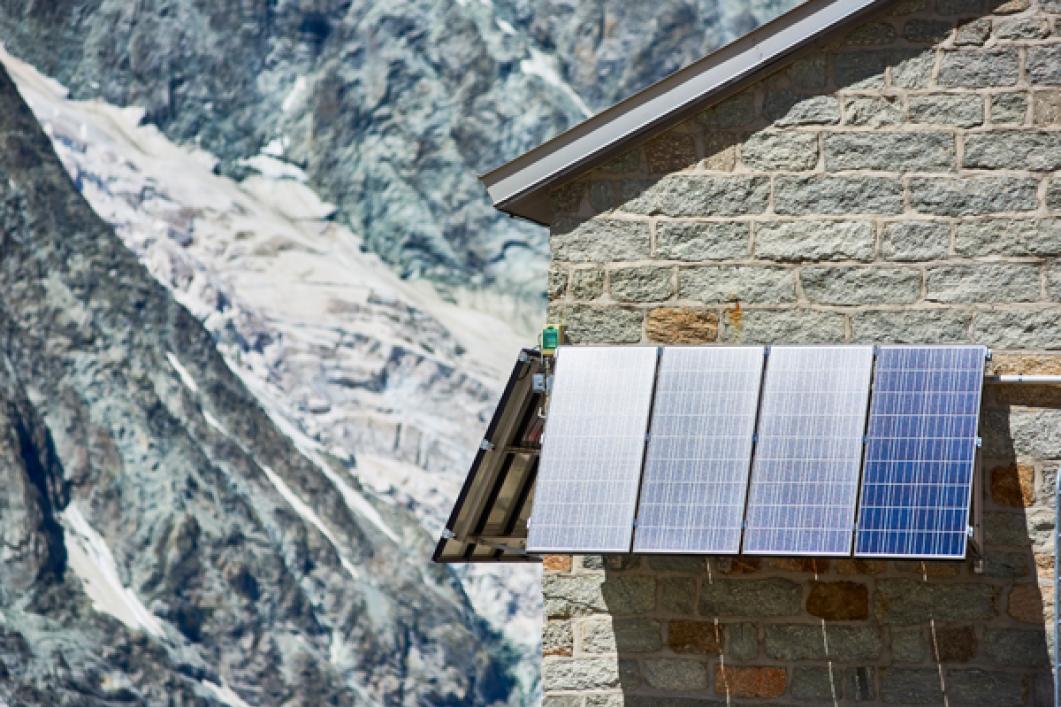 Windkraft und Solarenergie decken knapp 10 % des Verbrauchs