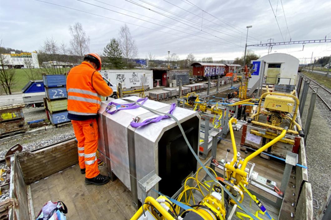 Die fahrbare Batterie kommt dort zum Einsatz, wo es kein Stromnetz gibt. Die fahrbare Batterie kommt dort zum Einsatz, wo es kein Stromnetz gibt.