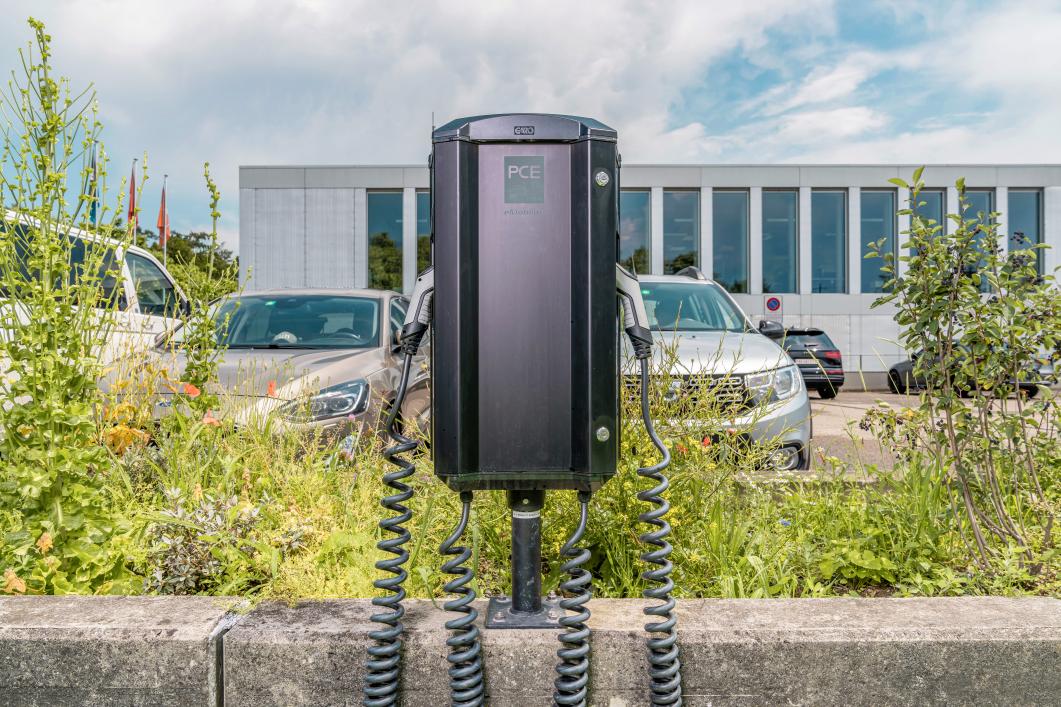 Station de recharge au service des automobiles