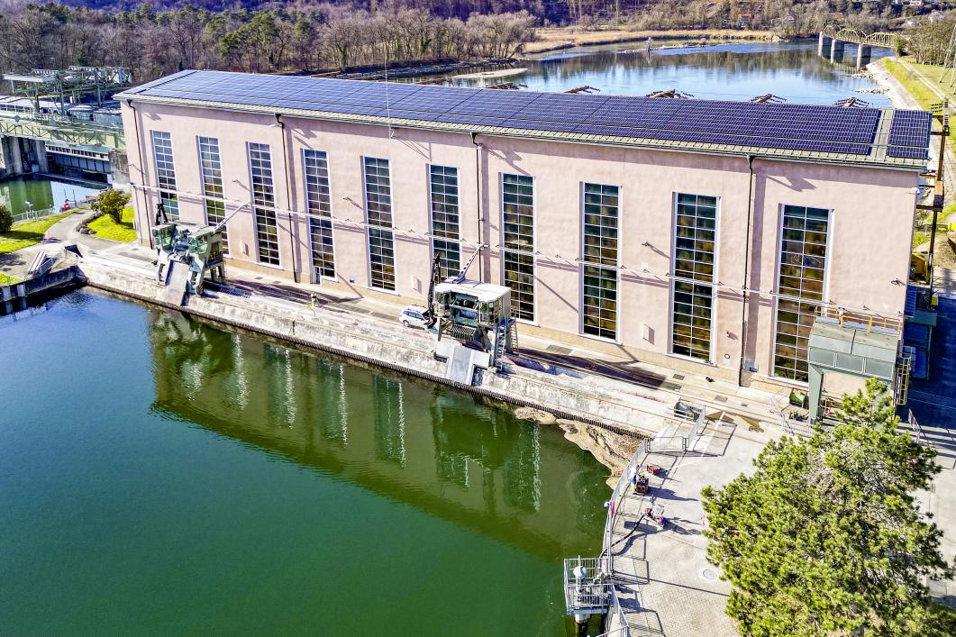Auch das Aarekraftwerk in Klingnau produziert Solarstrom für alle.