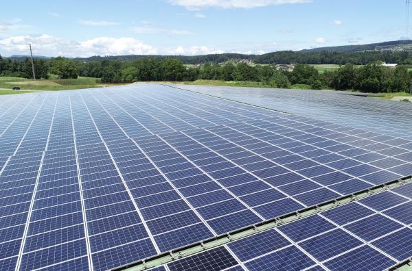 De l'énergie solaire sur le toit de l'entreprise