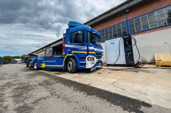Solarstrom für die blauen Brummis